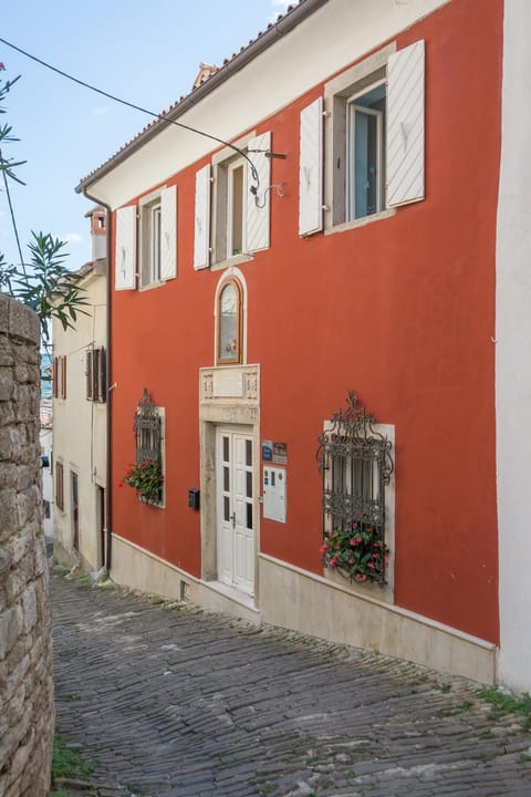 Property building, Floor plan, Street view