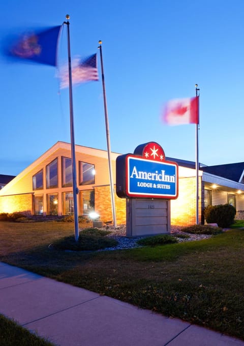 AmericInn by Wyndham Fargo West Acres Hotel in Fargo