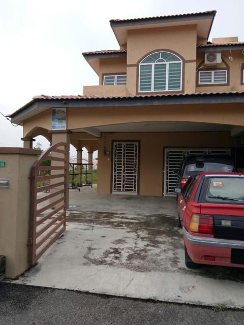 Homestay Al Musafirin House in Perak