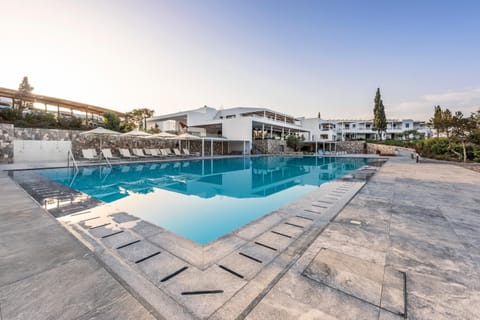 Property building, Pool view, Sea view, Swimming pool