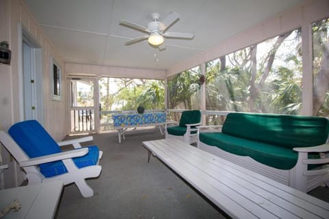 601 Dolphin Rd Casa in Saint Helena Island