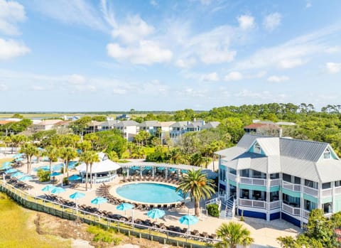 Property building, Day, Bird's eye view, Pool view, sunbed