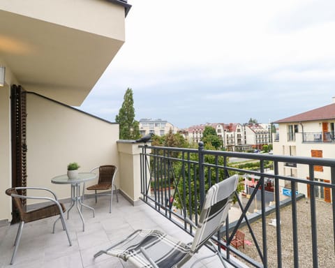 Property building, View (from property/room), Balcony/Terrace