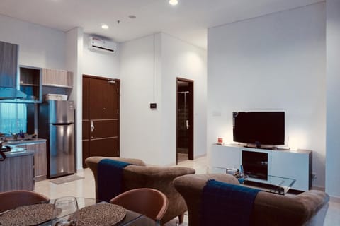 Lucky Tower Residence 2BR Top Floor Condo Bed and Breakfast in Jakarta