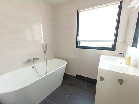 Maison neuve 4* avec Sauna, WIFI à 150m de la plage - Pleumeur-Bodou - FR-1-368-139 House in Brittany