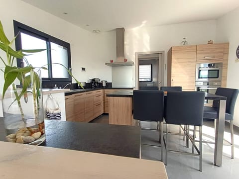 Maison neuve 4* avec Sauna, WIFI à 150m de la plage - Pleumeur-Bodou - FR-1-368-139 House in Brittany