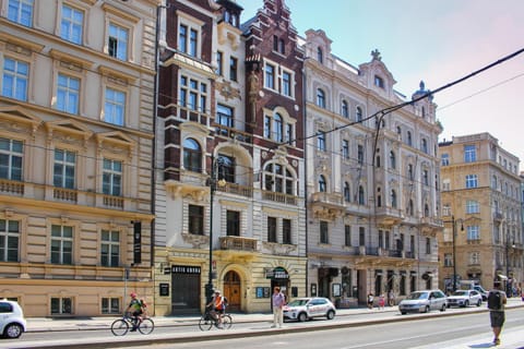 Art House Apartments by Adrez Condo in Prague
