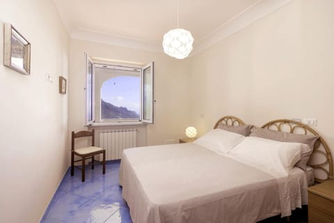 Bedroom, Mountain view, Sea view