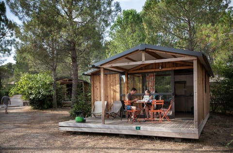 Patio, Photo of the whole room