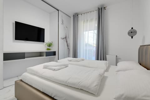 Luxury Long Island Suite Condo in Sopot