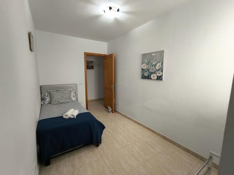 AR Home - Apartamento de 3 dormitorios con ascensor en Las Huesas, Telde Apartment in Gran Canaria