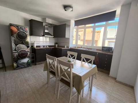AR Home - Apartamento de 3 dormitorios con ascensor en Las Huesas, Telde Apartment in Gran Canaria