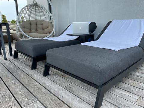 Seating area, sunbed