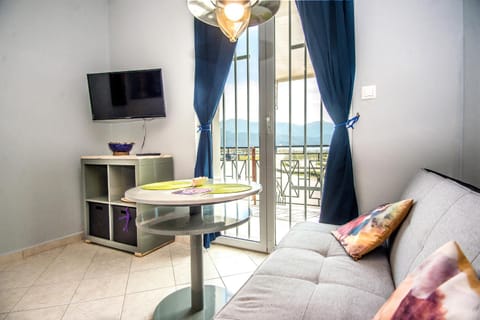 Xenia Ionis luxury apartments Apartment hotel in Lixouri