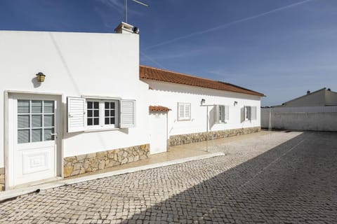 White House by AcasaDasCasas Haus in Lisbon District