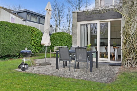 Holiday home Haringvliet 11 - Noordzeepark Ouddorp, garden, terrace, carport, near the beach and dunes - not for companies Haus in Ouddorp