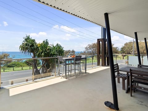 First Point Down by Discover Stradbroke Condo in Point Lookout