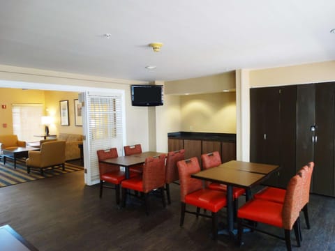Extended Stay America Suites - Providence - Airport Hotel in Warwick