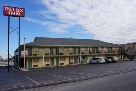 Delux Inn Tulsa Motel in Tulsa