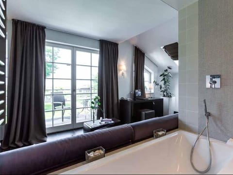 Bathroom, Balcony/Terrace, Bath