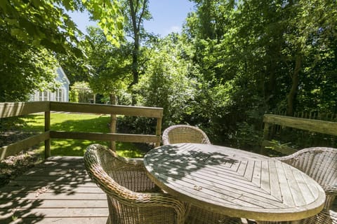 Spring, Day, Garden, Dining area, Garden view