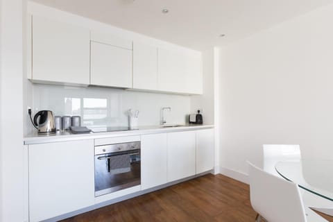 Luxury 2-Bed Flat parking and close to the tube Apartment in London Borough of Islington