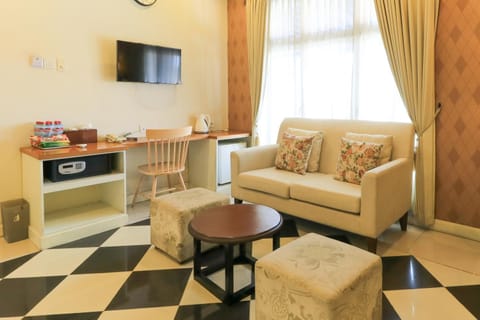 HOME Guesthouse Bed and Breakfast in Surabaya