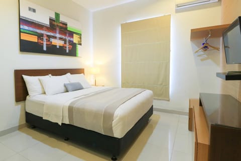 HOME Guesthouse Bed and Breakfast in Surabaya