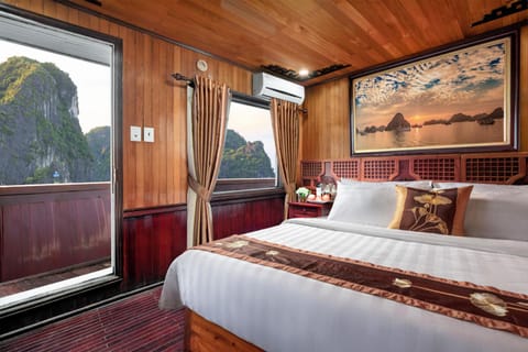 Cozy Bay Classic Cruise Barca ormeggiata in Laos