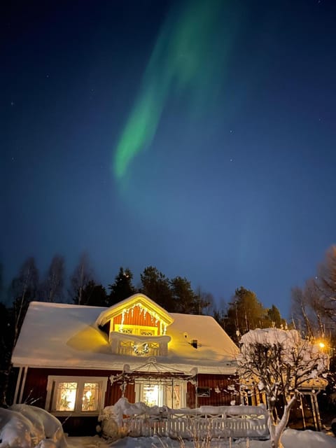 Property building, Natural landscape, Winter