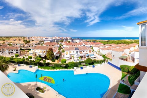 Pool view, Sea view