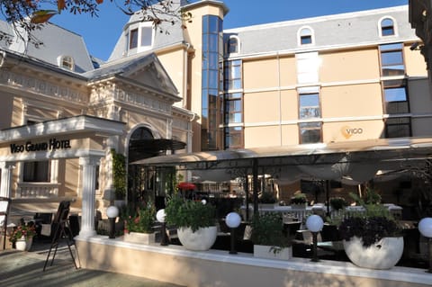 Facade/entrance, Garden, Balcony/Terrace