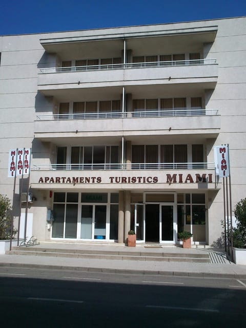 Apartamentos Miami Apartment hotel in Baix Empordà