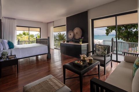 Bed, Balcony/Terrace, Seating area, Sea view