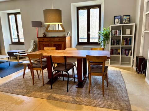 Living room, Dining area