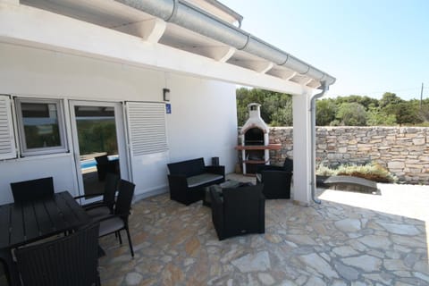 House Sakarun with swimming pool Casa in Zadar County