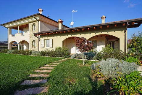 Facade/entrance, Garden, Garden view