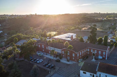 Property building, Natural landscape, Bird's eye view, Street view, Sunrise