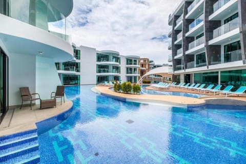 Absolute Twin Sands Resort & Spa - SHA Extra Plus Aparthotel in Patong