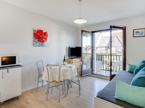 Apartment Fleur Marine-9 by Interhome Apartment in Cabourg