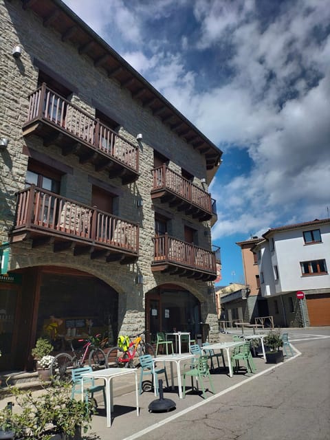 Facade/entrance, Balcony/Terrace