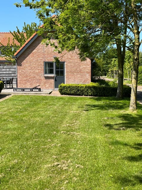Hèt Koetshuis House in Oostkapelle