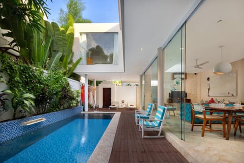 Living room, Pool view, Swimming pool, sunbed