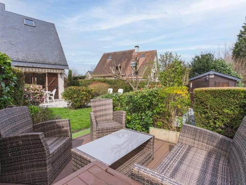 Holiday Home Le Pré Verger-1 by Interhome House in Normandy