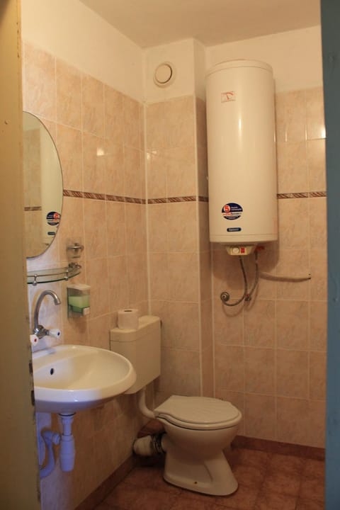 Shower, Toilet, bidet