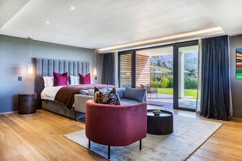 Villa Lion View Private Luxury Retreat Chambre d’hôte in Cape Town