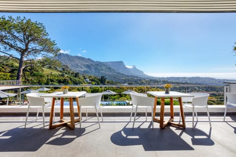 Villa Lion View Private Luxury Retreat Bed and Breakfast in Cape Town