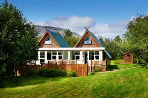 Property building, Facade/entrance, Bird's eye view, Floor plan, Garden view