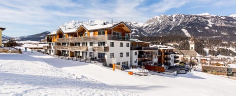 Property building, Facade/entrance, Neighbourhood, Winter, Skiing, On site, City view, Mountain view, Sports