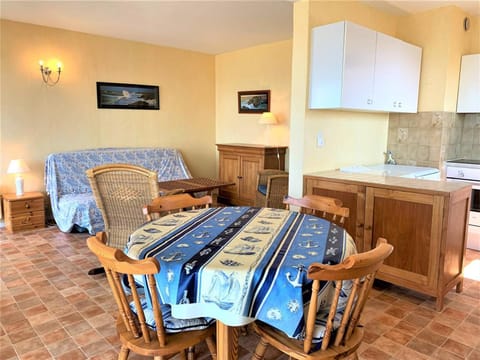 Quiberon - Appartement 2 pièces avec balcon, parking et animaux acceptés - FR-1-478-74 Apartment in Quiberon